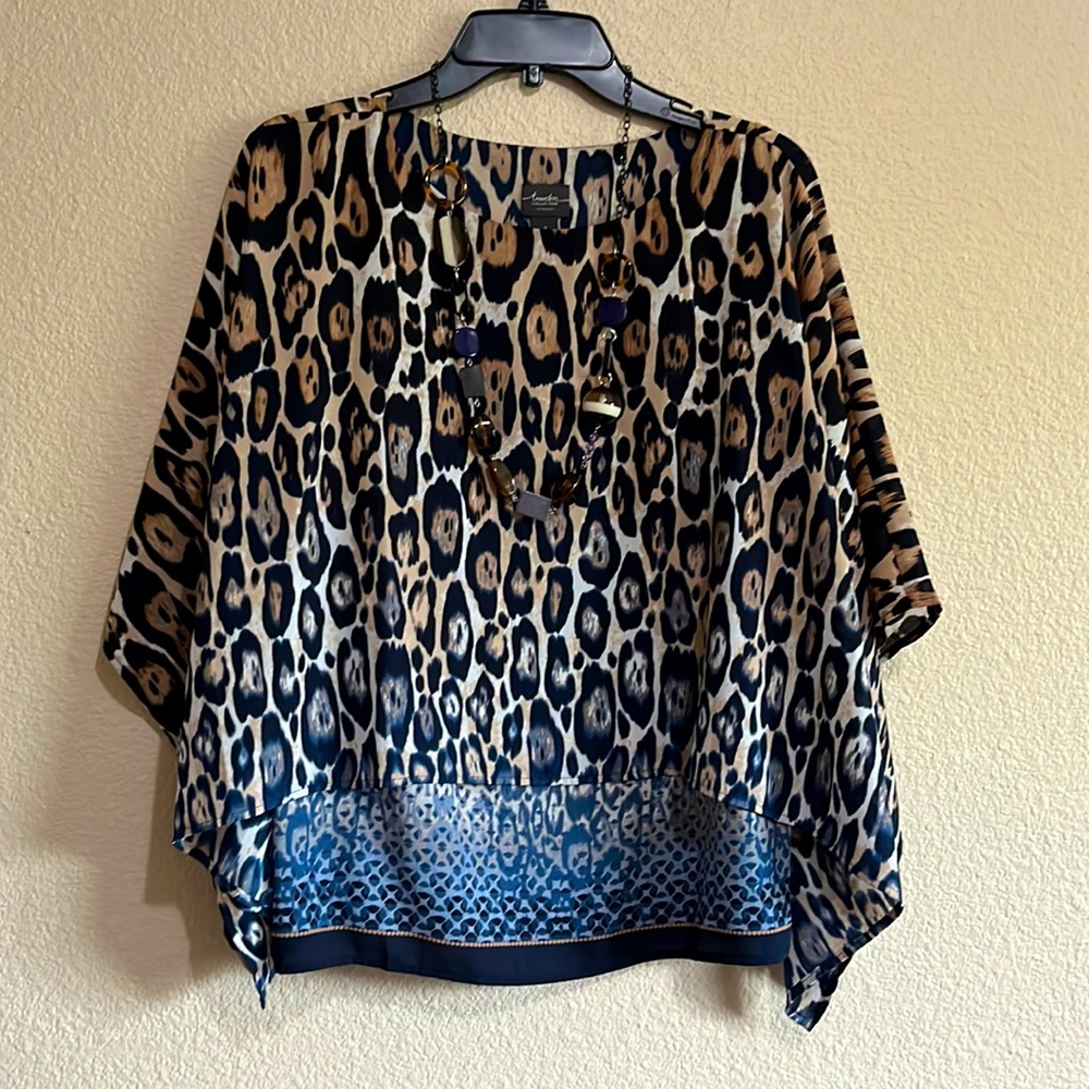 Travelers Collection by Chico’s - Size 1P (M/8) - Chiffon Layer Top & Necklace